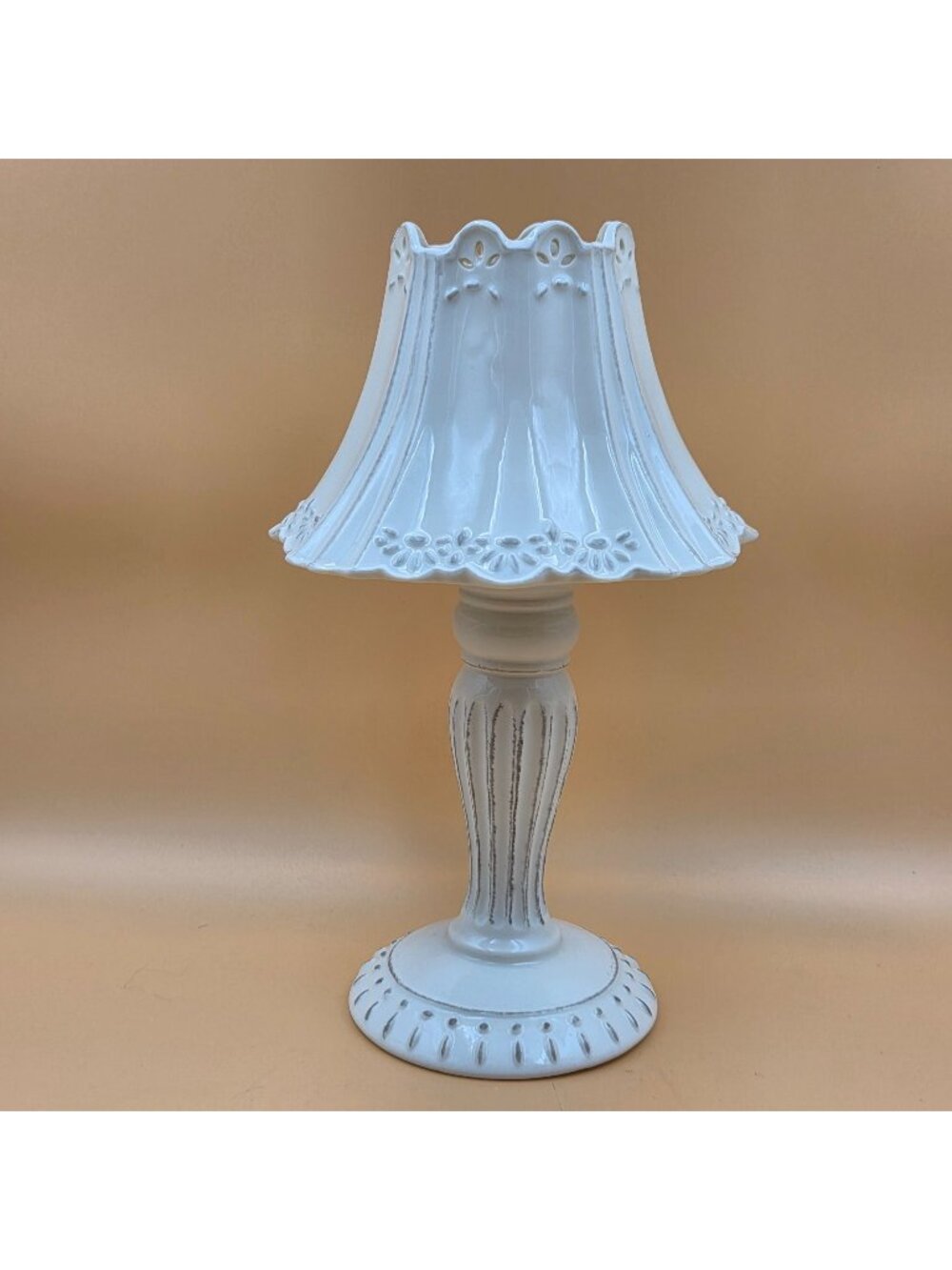 Yankee Candle Antiqued White Porcelain Candle Lamp Fluted Lace Fairy Lamp